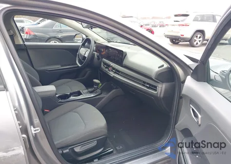 2025 Kia K4 Lxs из США, поврежденный, VIN 3KPFT4DE9SE141593